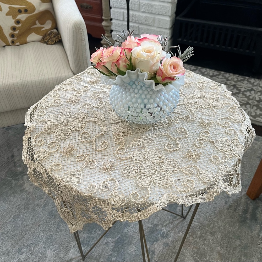 Antique lace square 19”